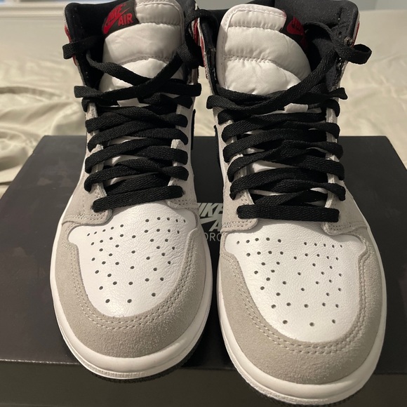 Retro Air Jordan 1 “light smoke grey” - Picture 4 of 5